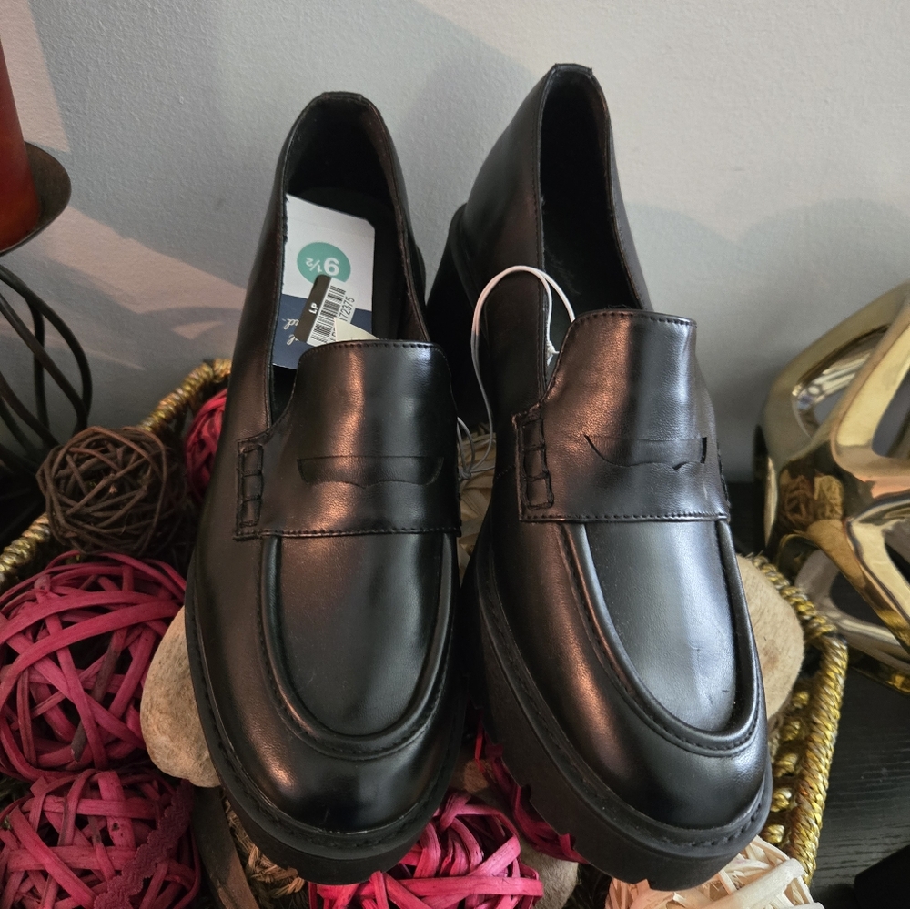 NWT Universal Thread Black Chunky Loafers with Memory Form - Picture 6 of 8